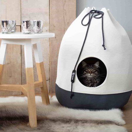 District 70 CASA, Stylish Cat Bed - ديستريكت 70 كاسا — للقطط