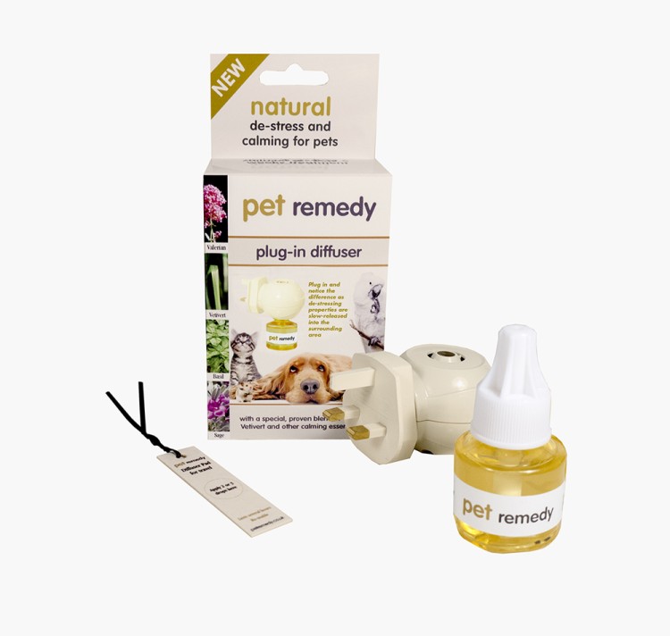 Pet Remedy Plug-In Diffuser Pack (Natural Destress & Calming for Pets) - بيت ريميدي بلوج